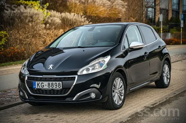 Peugeot Pārdod Peugeot 208 1.2 benzīns, 81 kw, automātiskā