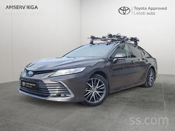 Toyota Camry, Executive komplektācija. 