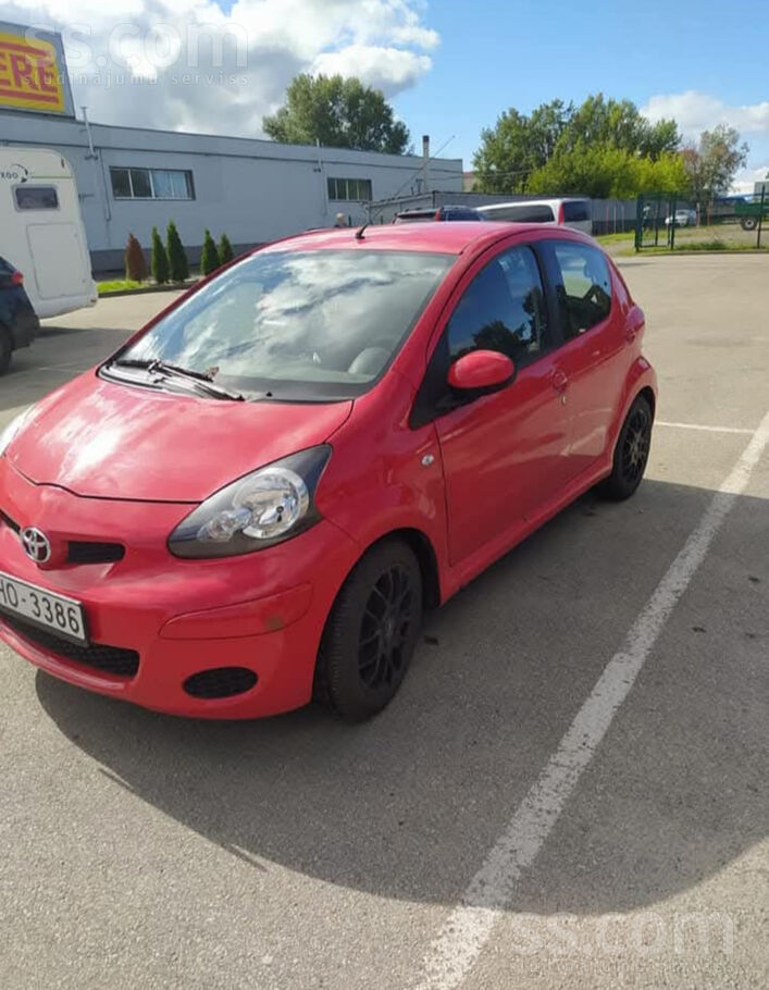 Pārdodu automašīnu Toyota Aygo.
Braucāmā kārtībā.