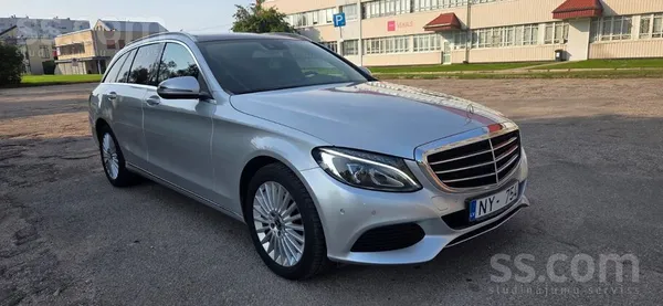 Mercedes Auto ļoti labā tehniskā un vizuālā stāvoklī. Pilna