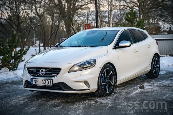 Volvo Pārdod Volvo V40 2.0 dīzelis, R-Design, automātisk