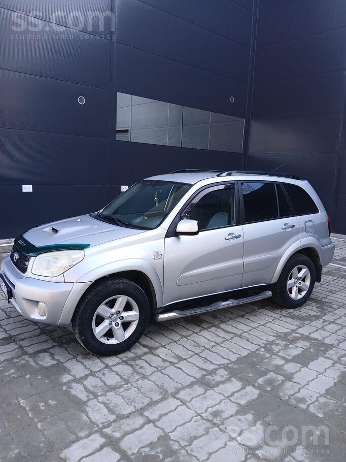Toyota Продаётся рав4.