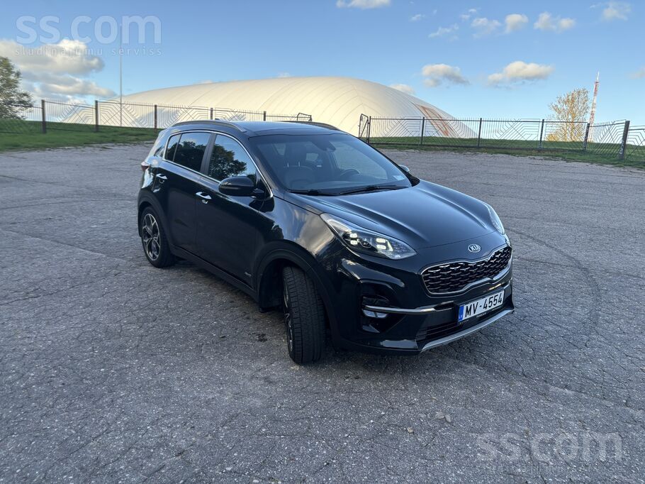 Pārdodu Kia Sportage GT, pilnākā komplektācija. Melns ādas salons, stikla ju