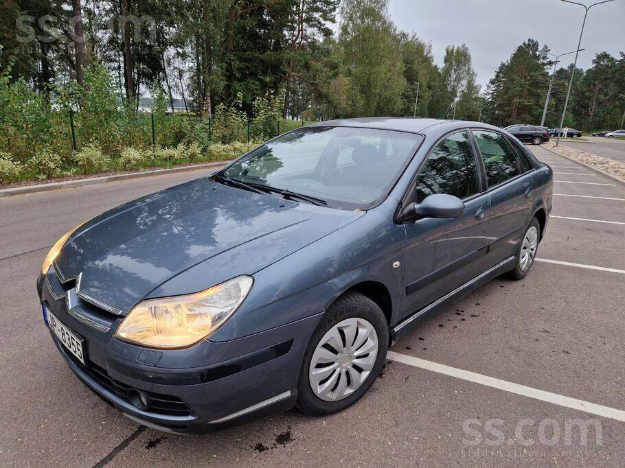 Продаю очень комфортный, досмотренный и экономичный автомобиль. Машина в отл