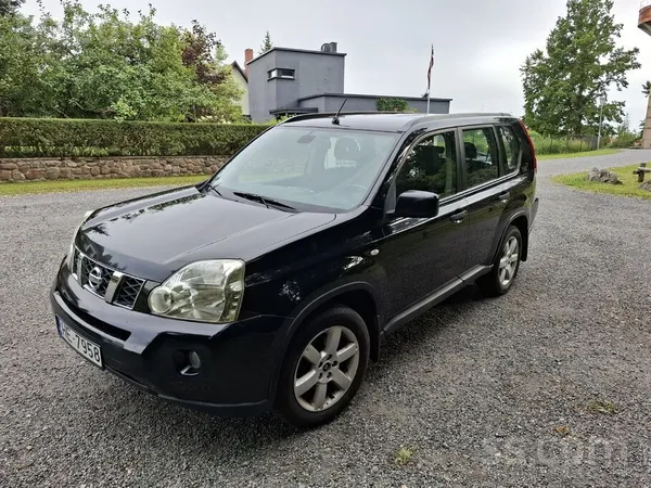 Nissan Tiek tirgots nissan x-trail ar benzīna dzinēju. Au
