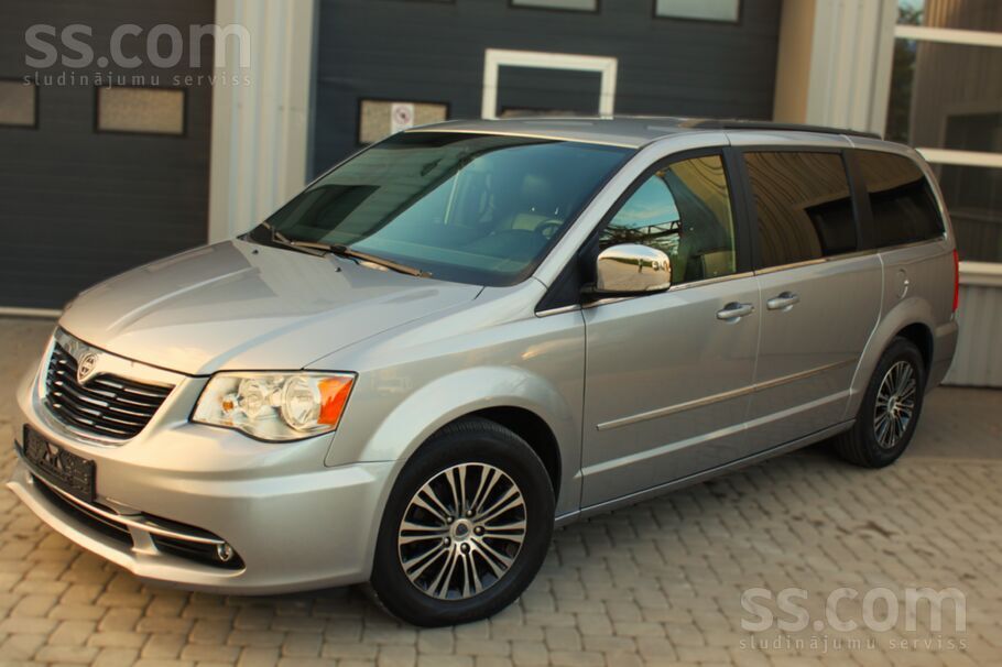 Lancia Voyager 2016 - 11,690  €, Latvija