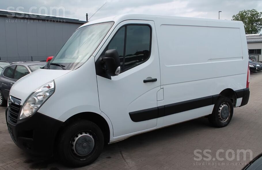 Buss bez vinjetes Latvijā. 
Pilna masa 2800 kg. 
Motors 2, 3 Dci, bez Adbl