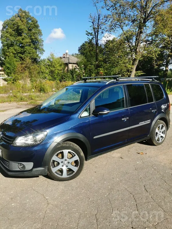 Volkswagen Cross komplektācija. Līdzi nāk ziemas Riepas. 