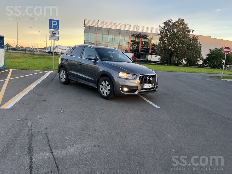 Audi Q3 2.0дизель 100квт с хорошей комплектацией, кожаный салон, парктроники