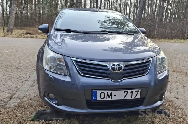 Toyota Продаётся надёжный семейный автомобиль