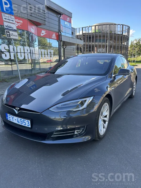 Pārdodu Tesla Model S 75D (386 kW, 525 Zs), ražota 2018. gada decembrī. 
Priekšrocī