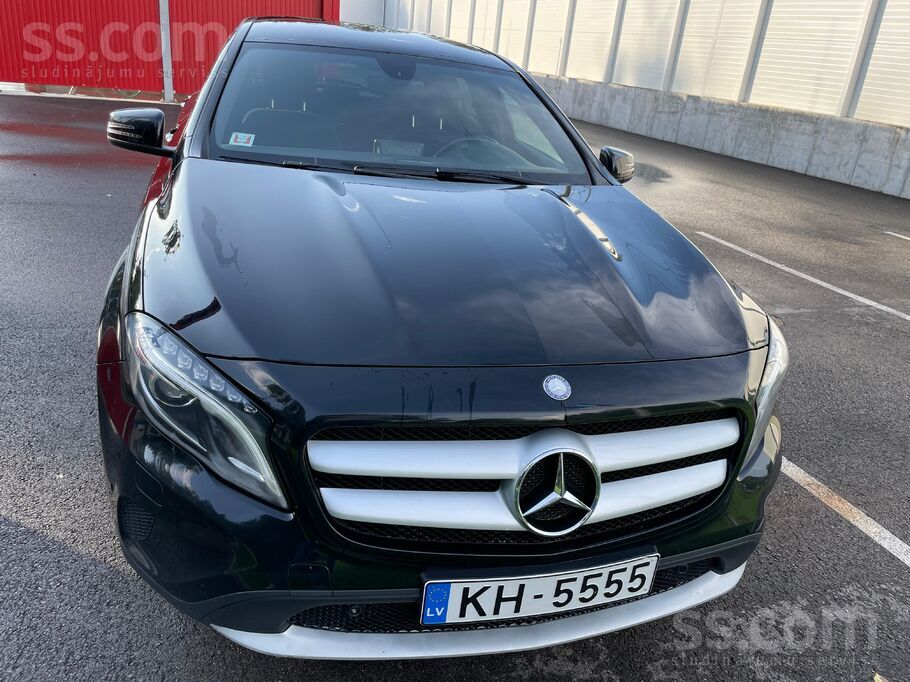 Mašīna ir iegādāta Latvijā no Mercedes izplatītāja ar pilnu servisa vēsturi.