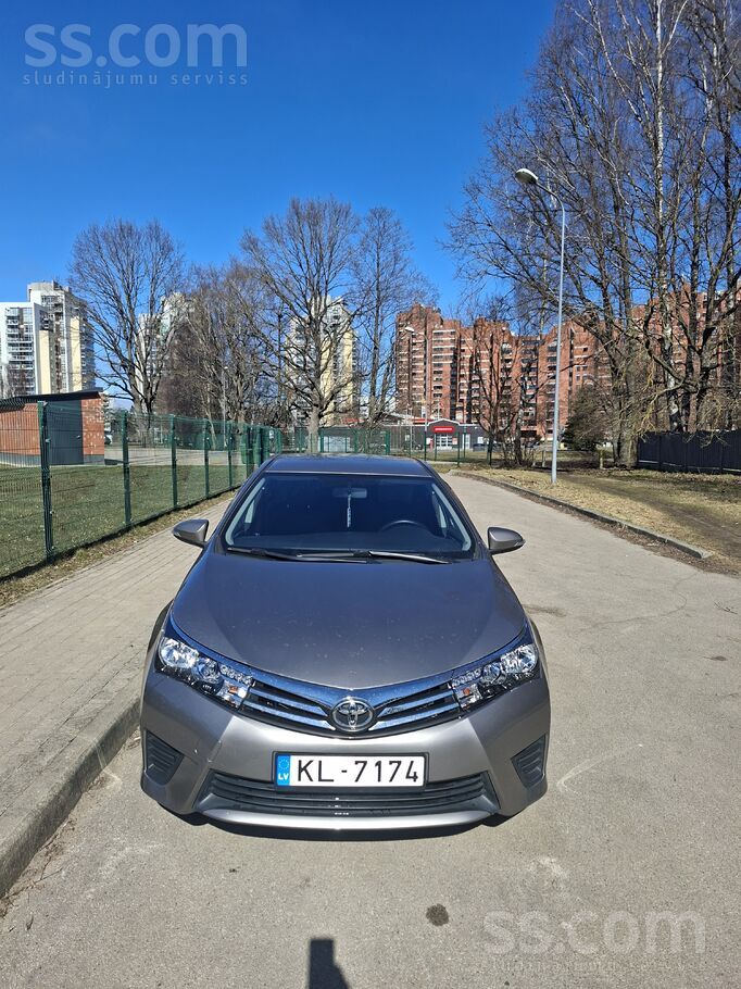 Toyota Продаётся экономичный автомобиль, средний расход 5