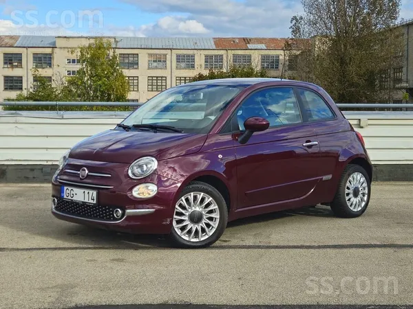 Pārodu Fiat 500 Lounge. 1.2 benzīna dzinējs ar 69zs. Manuālā kārba. Augstāka