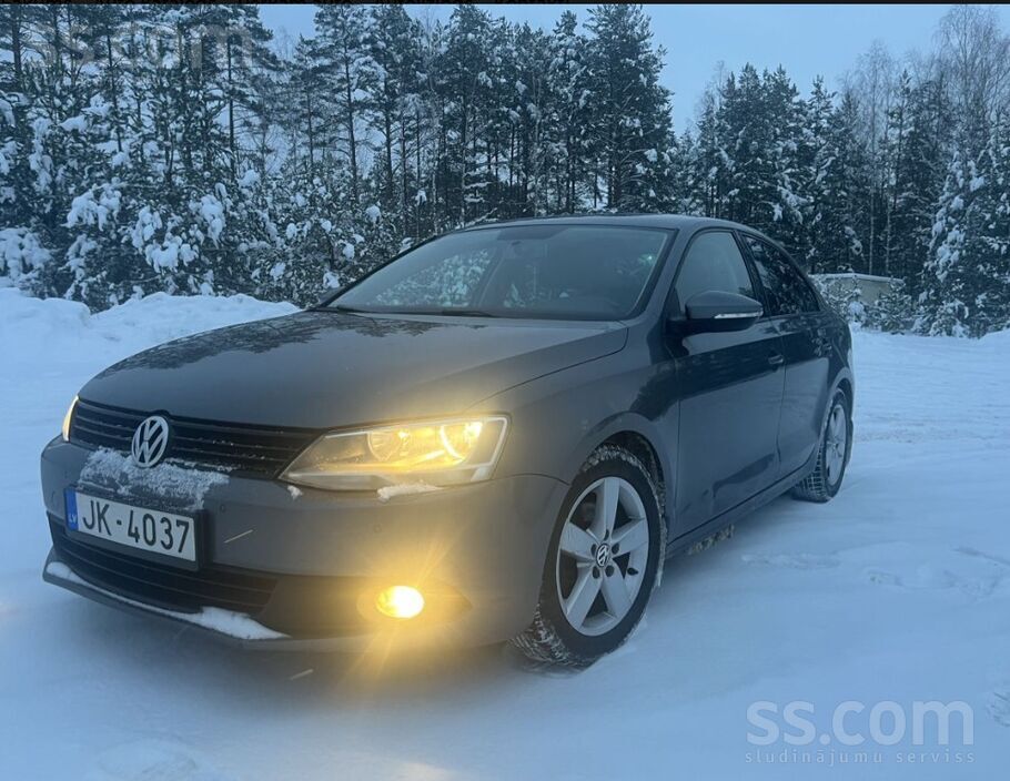 Volkswagen Pārdodu VW Jetta 1.6 Tdi (2013) ar manuālo ātrumkā