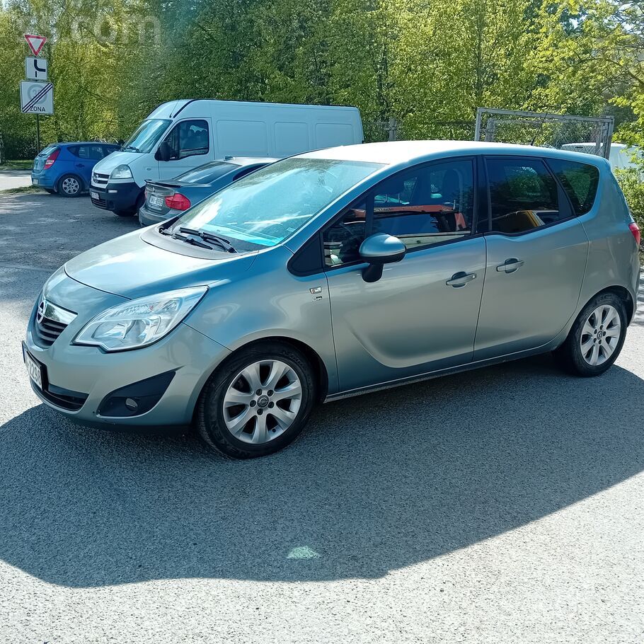 Opel Opel Meriva tikko izieta jauna Ta. sakara ar autom