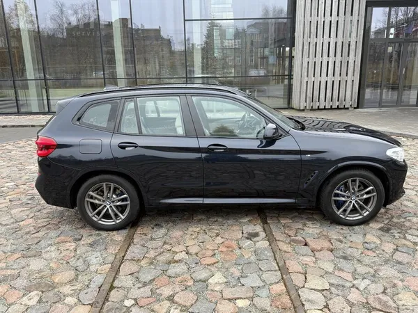 BMW BMW ar M paketi – 210 kw jauda un luksusa klase. T