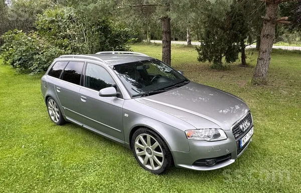Audi A4 - 1