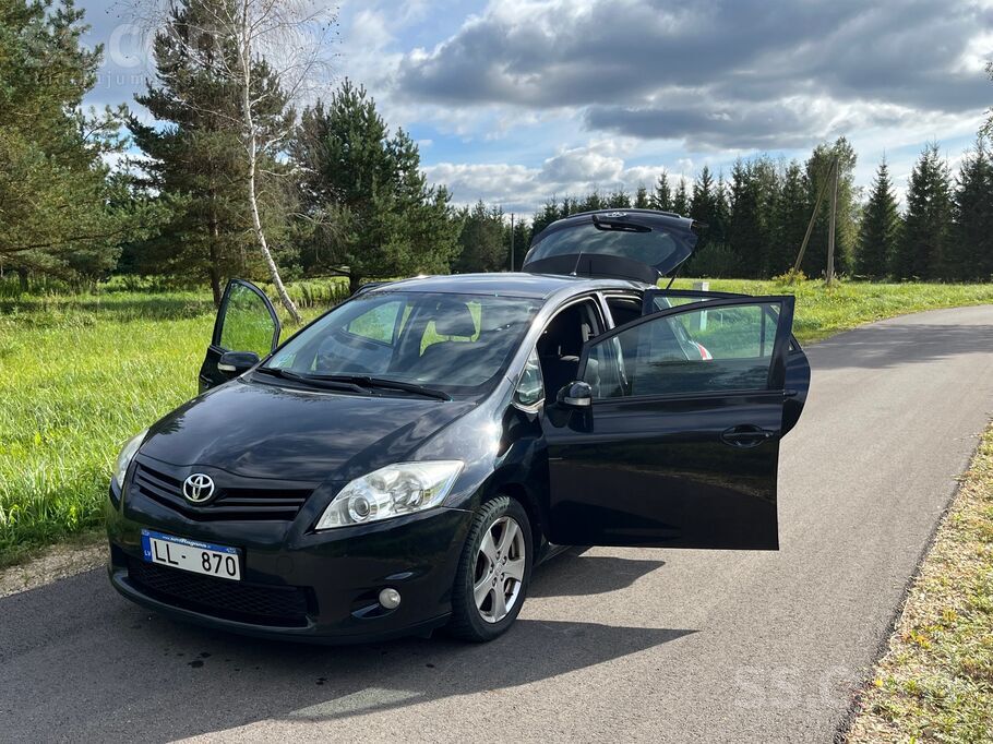 Pārdod Toyota Auris 1.4D, izieta TA, nomaksāts ceļa nodoklis, manuālā 6 pakā