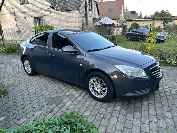 Tiek pārdots Opel Insignia 1.8 benzīns teicamā stāvoklī, origināls nobraukum