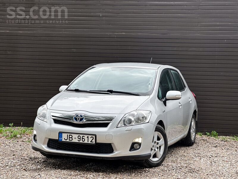 Toyota Toyota Auris hybrid 2012. gada 1.8 hibrīds ar auto