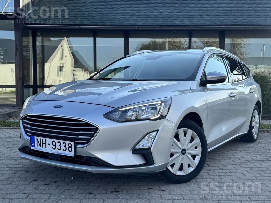 Ford Focus 1.0 benzīns.
Cena norādīta ar Pvn.
Aprīkojums:
Apsildāmi s