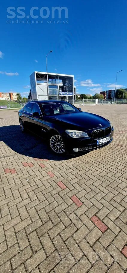 BMW BMW F01 740i Twinturbo – Midnight Black