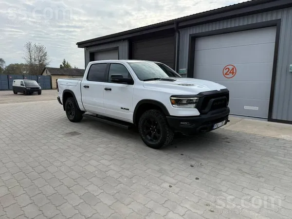 Dodge Rebel komplektācija. 33000km noskrējiens. Ļoti lab