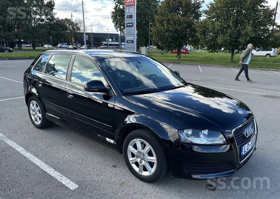 Audi Pārdod Audi A3 1, 4 R4 92 M6S.
