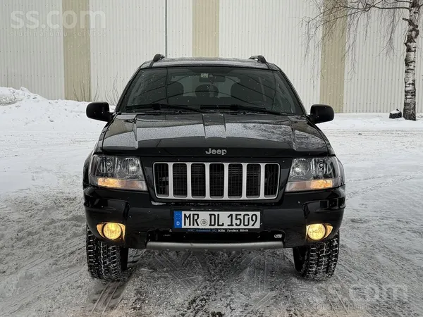 Jeep Tikko no Vacijas. Jeepu Grand Cherokee. 