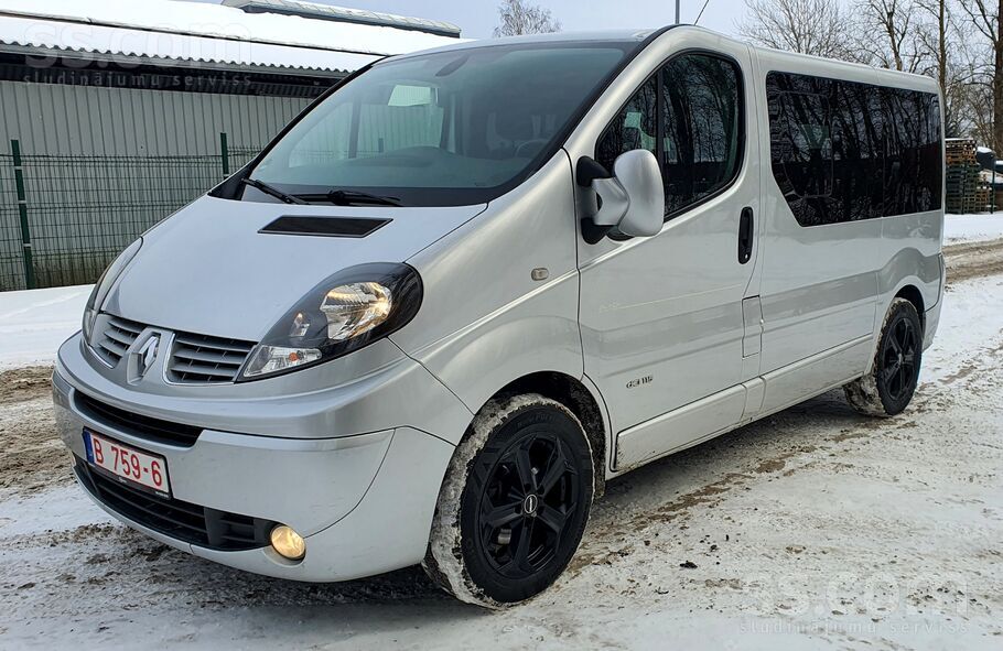 Renault Black Edition. 211000km. 9 sedviet. 2.0dci 84kW. W