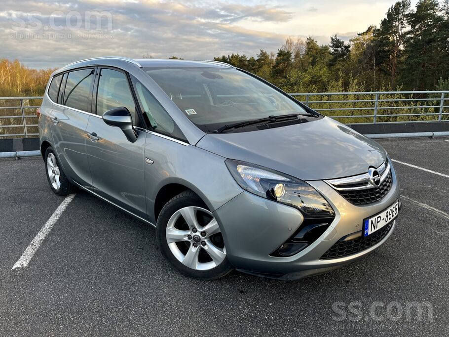 Opel Pārdodu Opel Zafira Tourer 2013. gada. 