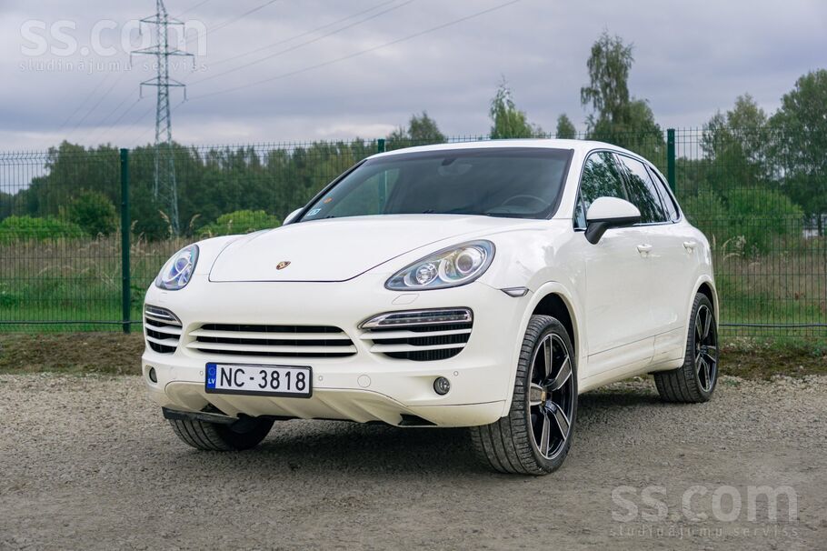 Porsche Porsche Cayenne Diesel ar 3.0 litru dīzeļdzinēju u