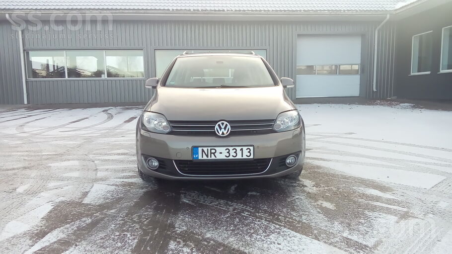 Volkswagen Pārdod automašīnu Wolksvagen Plus tiko ievestu no 