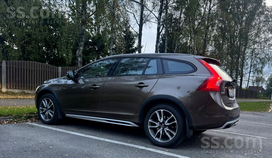 Volvo Volvo V60 Cross Country, Awd, 2.0B, 180kw. Skaists