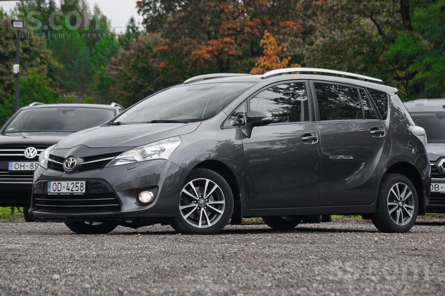 D4D, 2, 0D, 91kw, skaists salons, audio sistēma, atpakaļ skata kamera, lieti