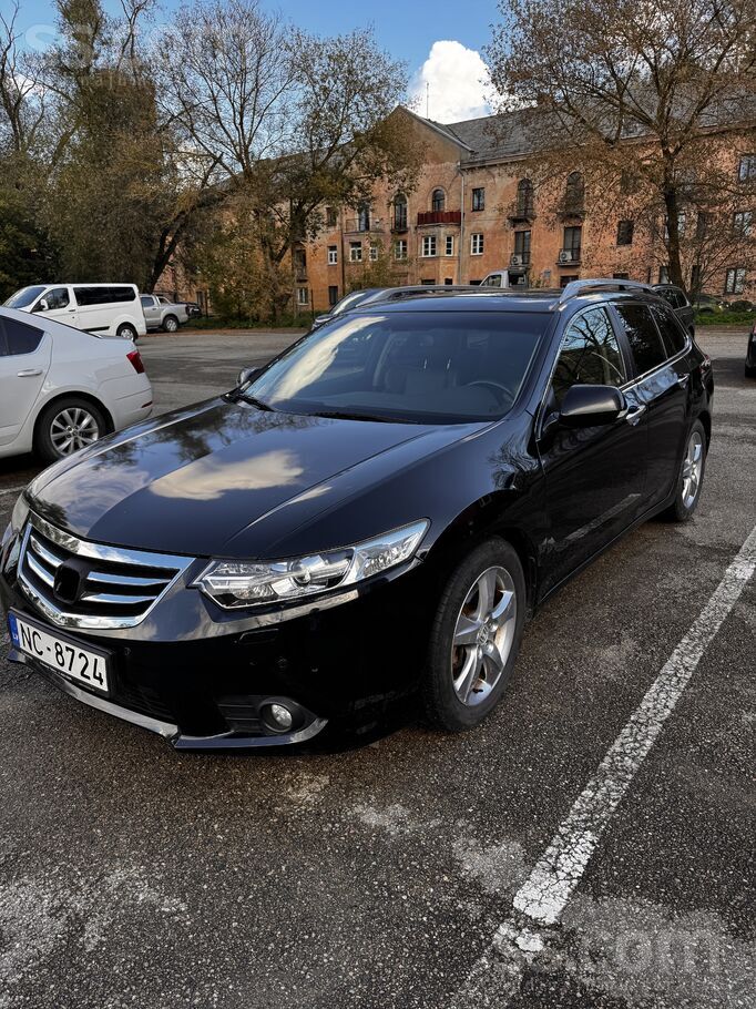 Labs auto
Ādas salons
Svaiga tehniskā apskate
Mazs un īsts nobraukums