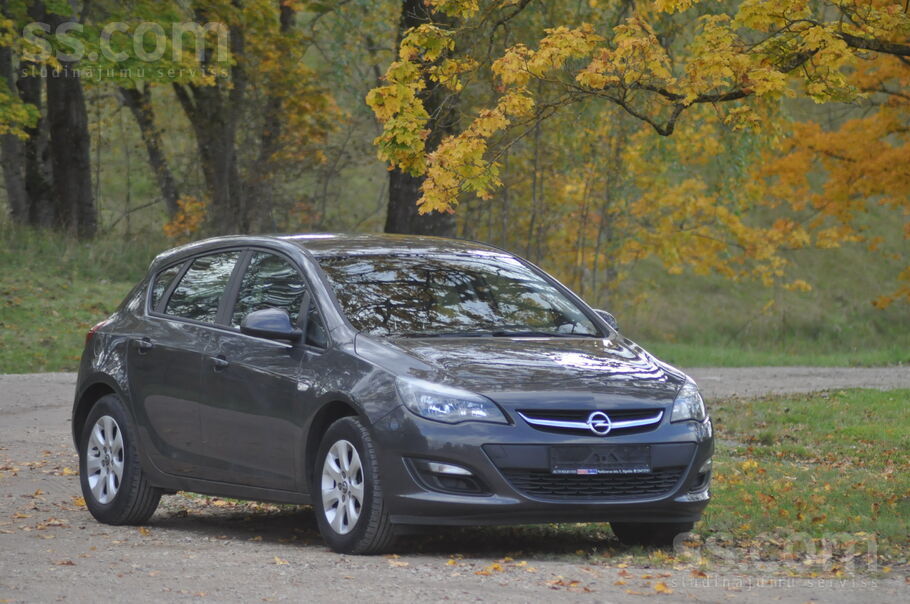 Opel Atrodas Siguldā. Rūsas nav, veikta antikorozijas a