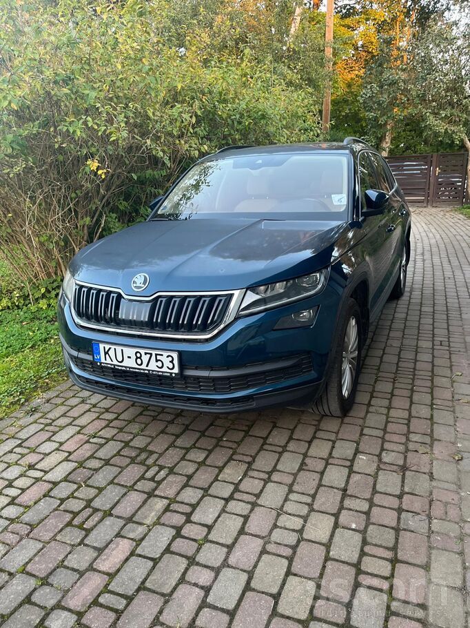 Automašīna ļoti labā tehniskā un vizuālā stavoklī. Visas apkopes un remonti