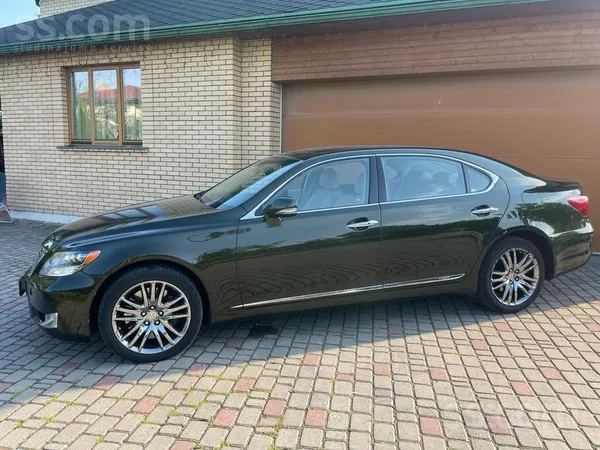 Lexus Ls600H Long
2011.gads
President komplektācija 
Visas apkopes un vis