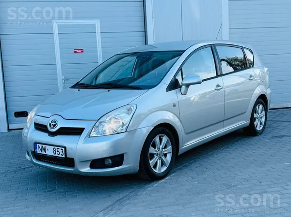 Toyota Toyota Corolla Verso 2.2 D4D, manuālā ātrumkārba. 