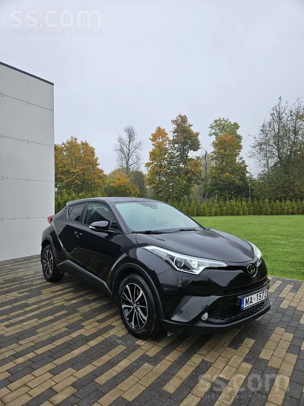 Pardod Toyota Ch-R 1.2i automats ar 160000km nobraukumu. Pirkta jauna Amserv