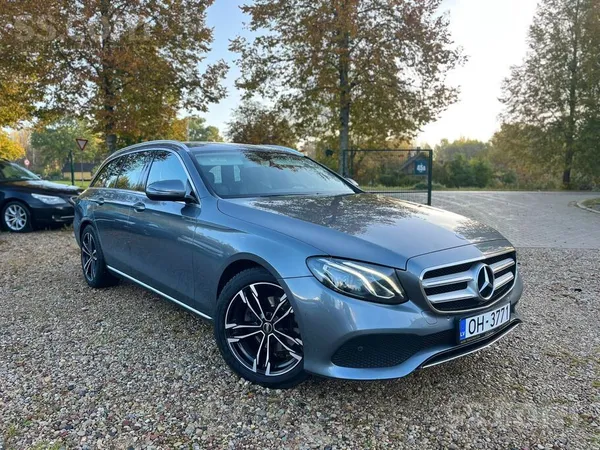 Mercedes Pārdod Mercedes E220 Cdi Avantgarde 9 Gtronic ātru