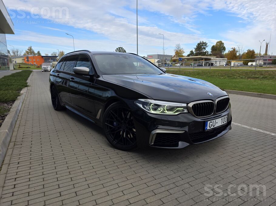 BMW M550D Xdrive 400 hp. Pilnāka komplektācija. Mašīna teicama vizuāla un te