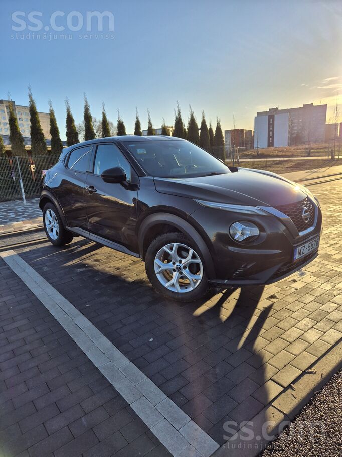 Sakarā ar jaunas automašīnas iegādi pārdodu Nissan Juke Acenta. Pirkta jauna