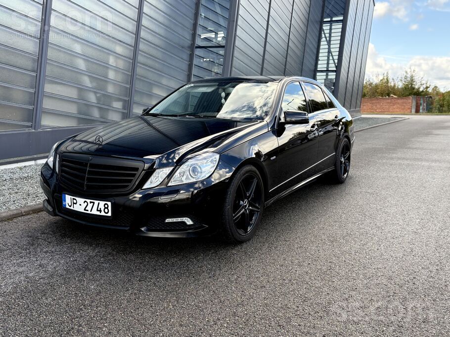 Mercedes Pārdodu savu mīļo melnīti. Ļoti labā tehniskā stāv