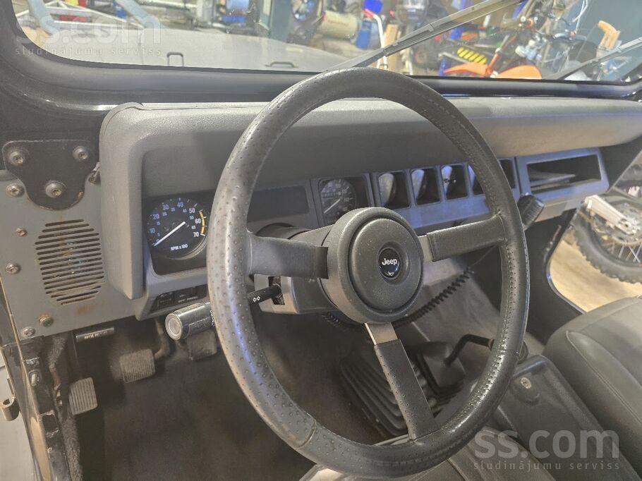 Pārdodu Jeep Wrangler, sīkāk zvanot vai rakstot uz e-pastu. Iespēja nokārtot