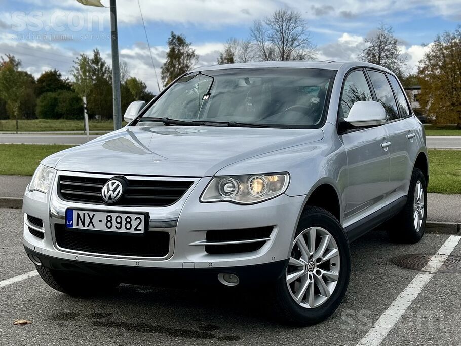 Volkswagen Kops un glīts Touareg. TA - bez aizrādījumiem, dūm