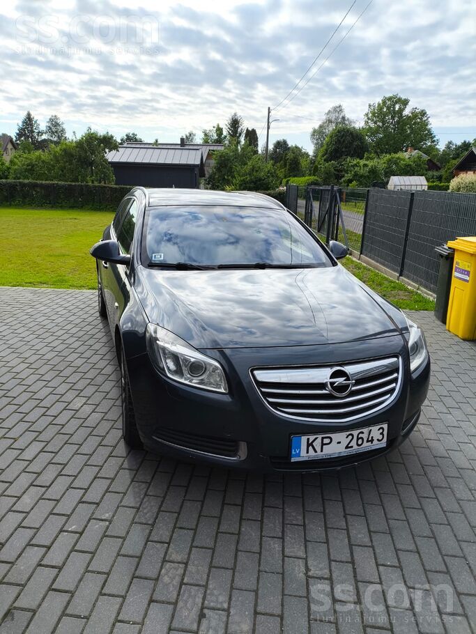 Opel Pārdodu 2010. gada Opel Insignia ar mehānisko 6 āt