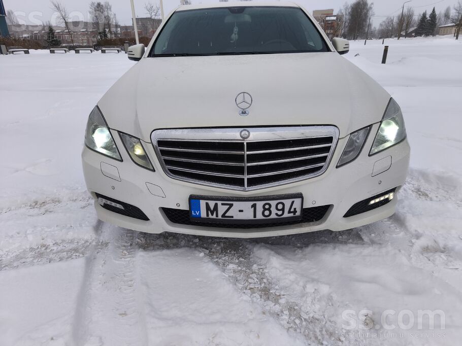Mercedes Auto tirgo privatpersona. Auto ir teicamā vizuālā 